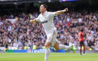 乐鱼电竞快讯-三分中卡迪加肖这手感烫得离谱