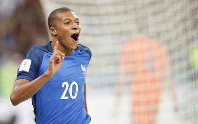 乐鱼电竞-克瓦拉茨赫利亚进球后感谢传球者